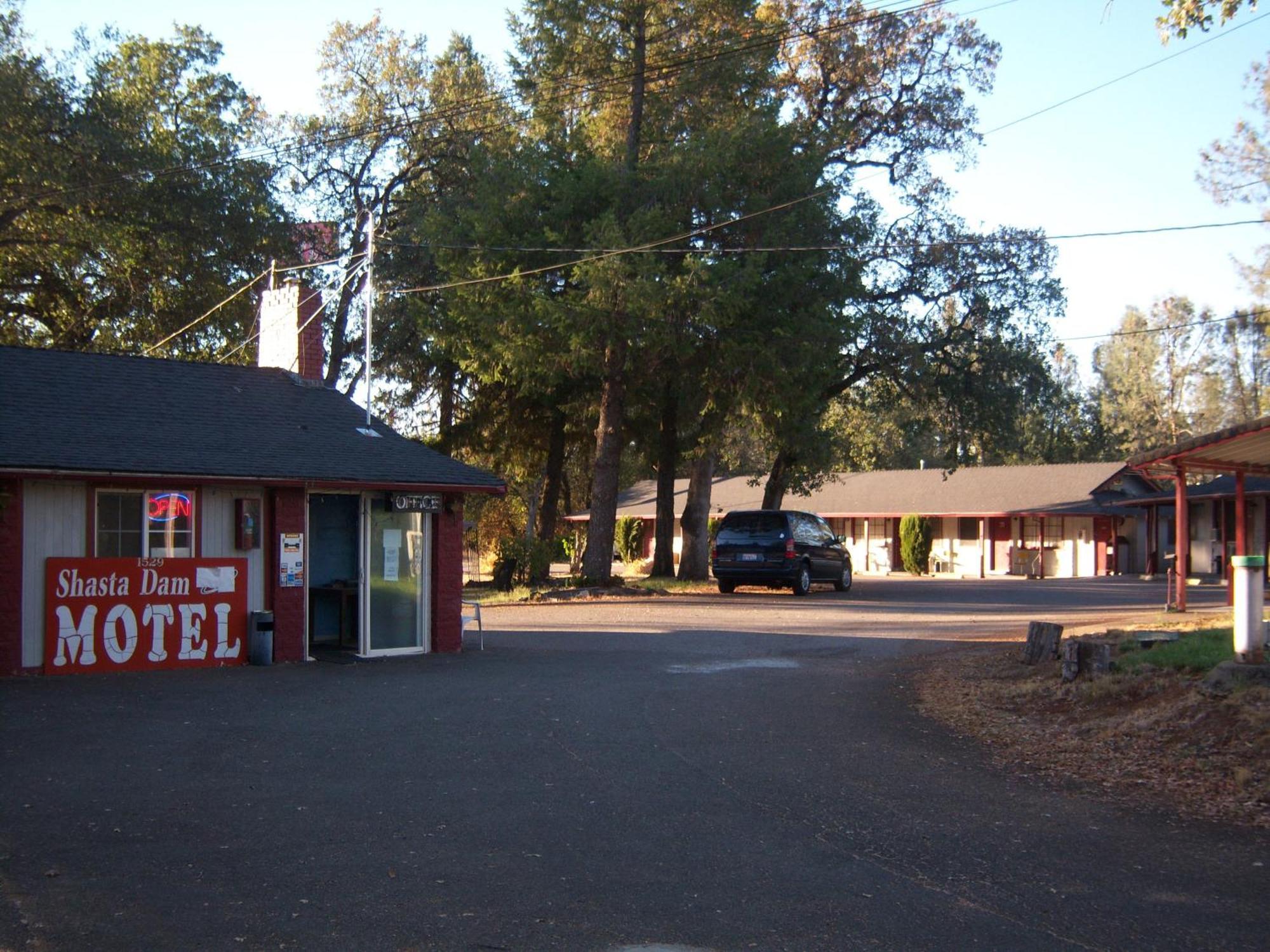 Shasta Dam Motel Shasta Lake Exteriör bild